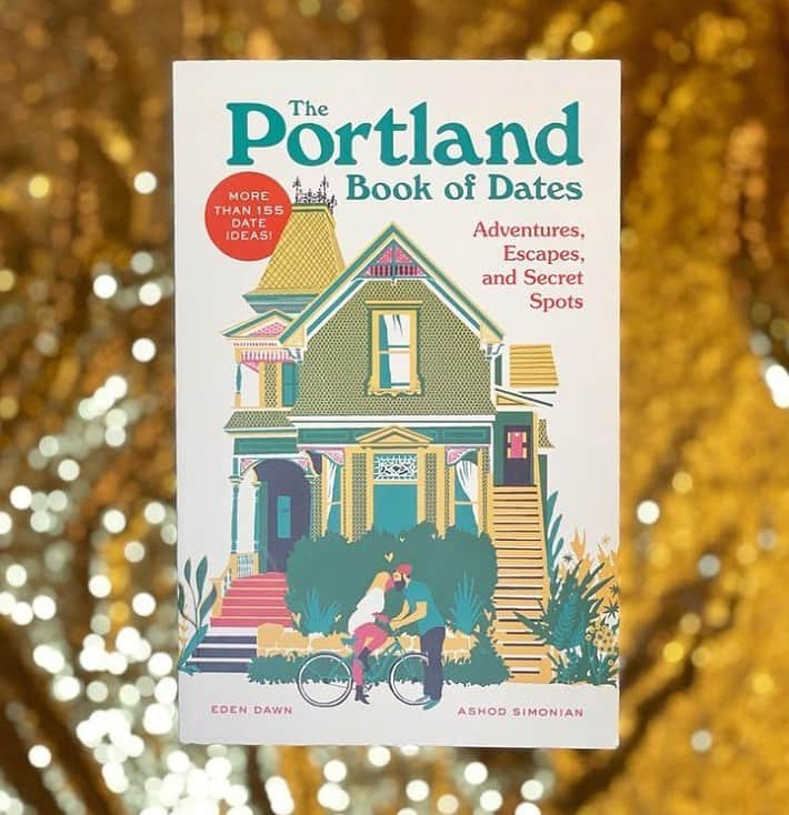 Portlandさんのインスタグラム写真 - (PortlandInstagram)「Valentines Day is around the corner! 💖 Lucky for us, the @portlandbookofdates is here to help! With COVID-safe dates, there are many ideas to get you inspired! They will be hosting a virtual book launch (THIS SUNDAY, 14th) with some of Portland’s icons including @poisonwaters , Dave Depper & many more! 100% of ticket sales go to the Hollywood’s Resiliency Fund and each purchase enters you to win a signed copy of The Portland Book of Dates. - 📚Support local & buy @portlandbookofdates at @powellsbooks , @tenderlovingempire & @betsyandiya . Check out @portlandbookofdates website for more local retailers near you! #Portland #PortlandNW #PDX #OregonNW #DowntownPDX #ValentinesDay」2月11日 1時49分 - portland