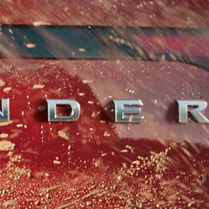 Nissan USA Official Instagram accountのインスタグラム：「Rugged ride. Dirt on all sides. #NissanPathfinder」