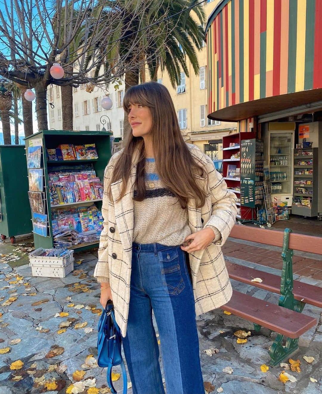 のインスタグラム：「L’hiver pour encore quelques semaines... On la joue comme @juliesfi, avec le sourire !   Last few weeks of winter... See how @juliesfi deals with it !  #GerardDarel #Totallook」