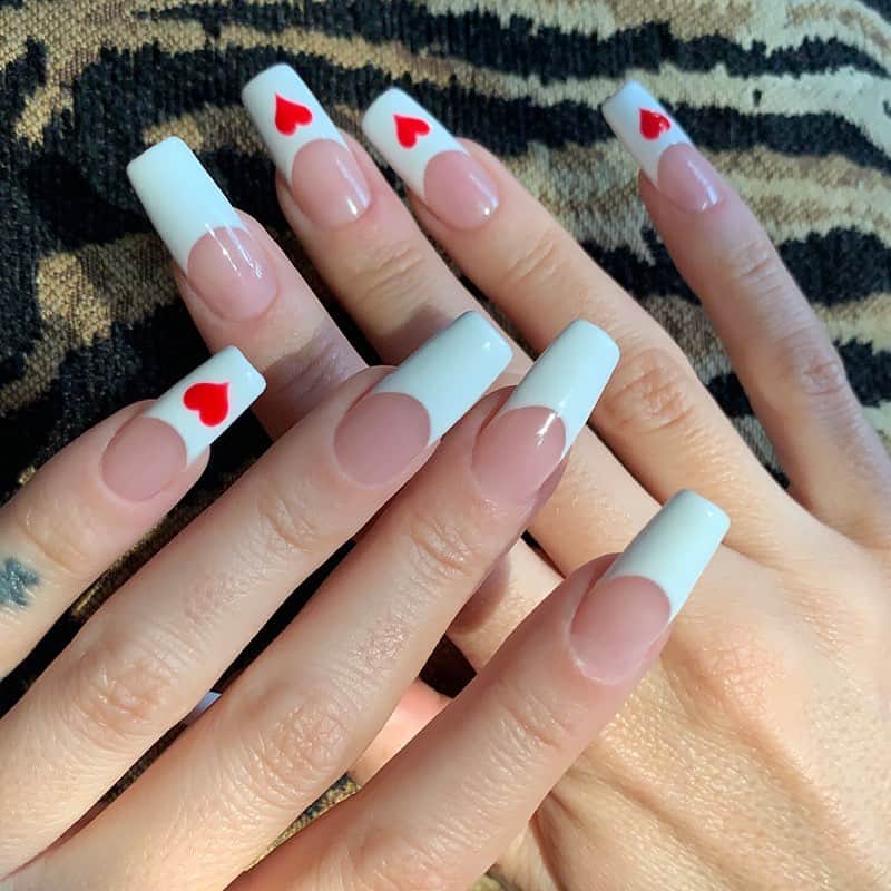 Instagramさんのインスタグラム写真 - (InstagramInstagram)「“With my work what I hope to convey is that you can have fun and experiment,” says nail artist Natalie Pavloski (@nataliepnails). ⁣ ❤️💕💜⁣ ⁣ “Being creative means so many things, you don’t have to solely focus on one thing and have it define you.⁣ ⁣ Open yourself up to the possibilities and trust the process — you can learn so much about yourself that way. It wasn’t intentional that hearts were recurring in my work but when I started painting them, it inspired me to do more.”⁣ ⁣ My primary focus has always been nail art, and playing around with makeup has been a fun and relatively new endeavor. Combining the two was experimental and is a really calming creative outlet.” ⁣ ⁣ #ThisWeekOnInstagram⁣ ⁣ Photos by @nataliepnails」2月11日 2時19分 - instagram