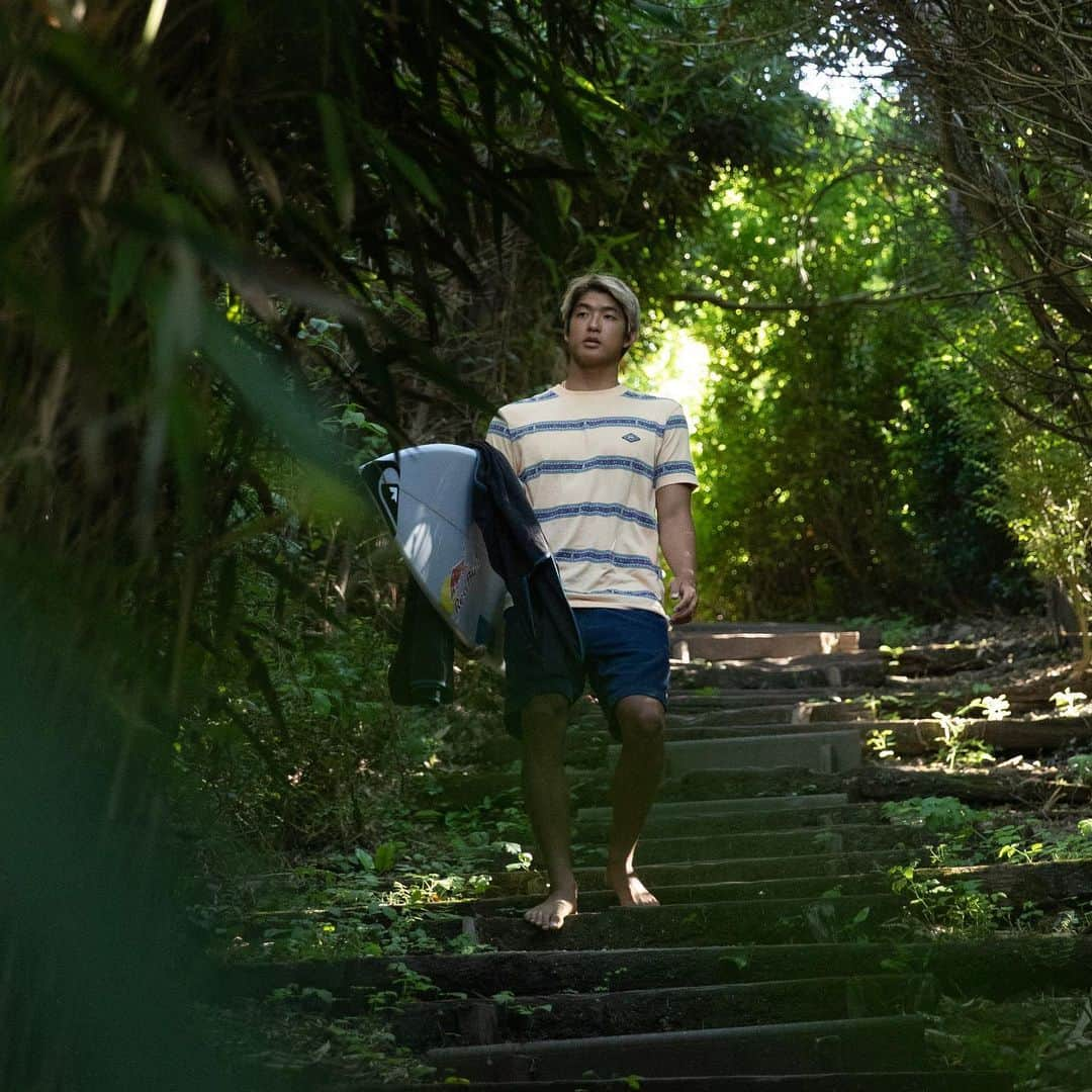 クイックシルバーさんのインスタグラム写真 - (クイックシルバーInstagram)「Enjoy the destination 𝐚𝐧𝐝 the journey. @kanoaigarashi, on the path in our new Mystic Sessions collection (link in bio).」2月11日 2時29分 - quiksilver