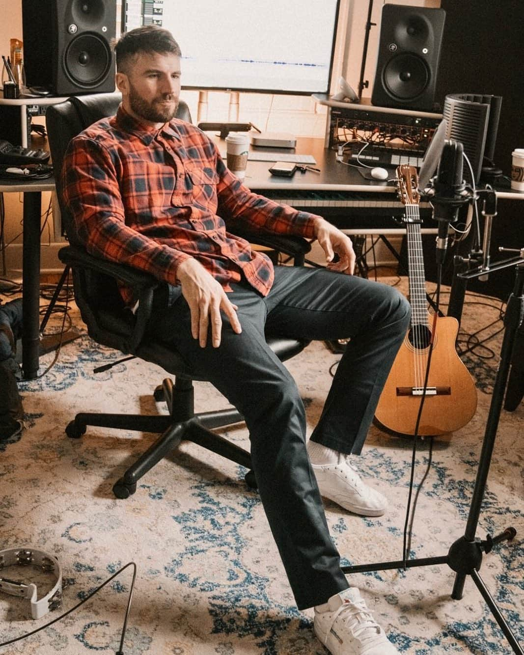 サム・ハントさんのインスタグラム写真 - (サム・ハントInstagram)「New songs coming soon」2月11日 2時38分 - samhuntmusic