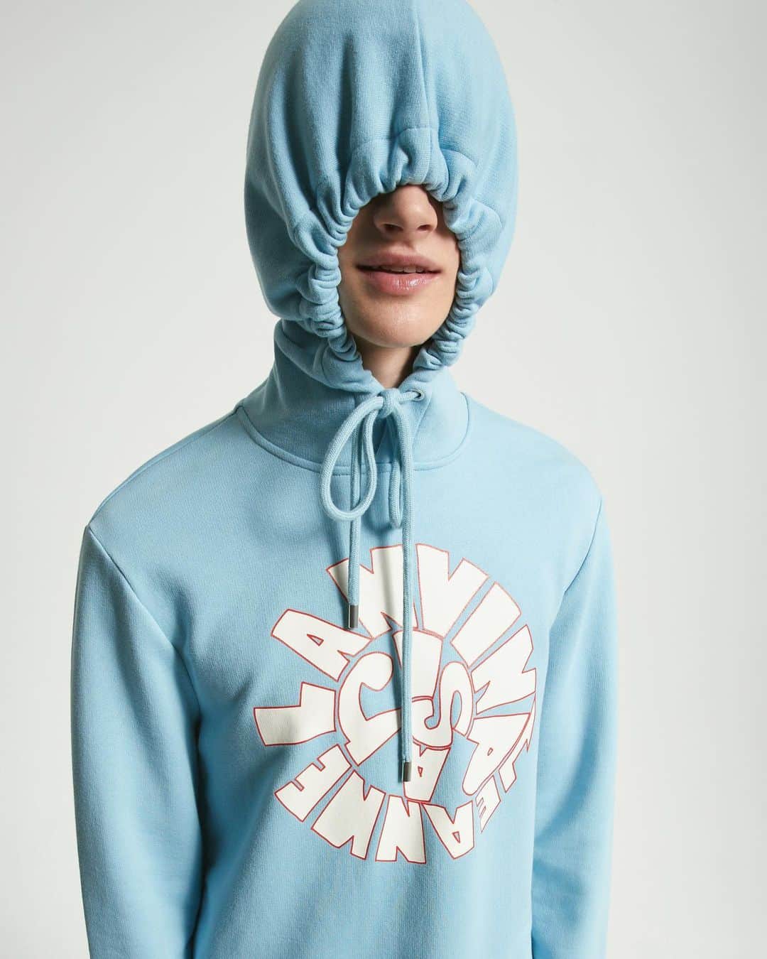 ランバンのインスタグラム：「Blue Kenny. #LanvinSS21」