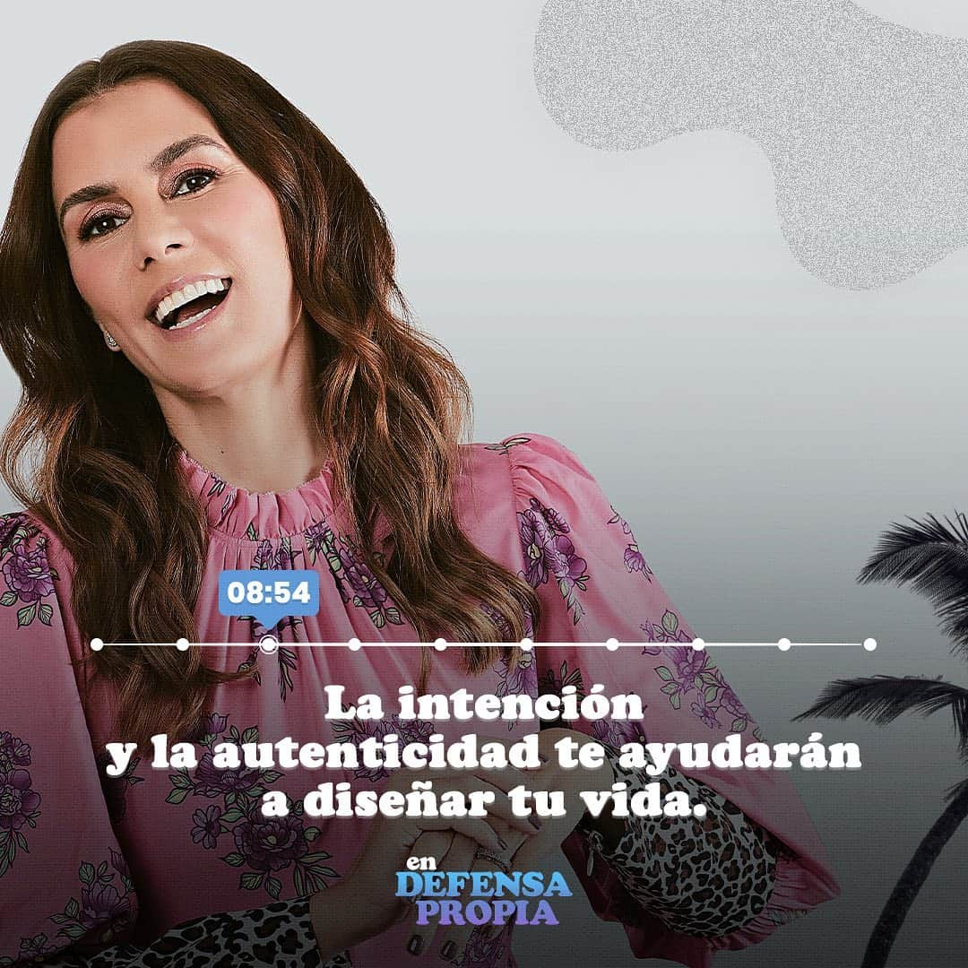 Erika De La Vegaさんのインスタグラム写真 - (Erika De La VegaInstagram)「Tomen nota que en este episodio @LlamasAlejandra nos iluminó un poquito más el camino para reinventarnos, porque dejenme decirles Ale, no solo tiene herramientas, ella ES UNA HERRAMIENTA POR SÍ MISMA.   Por eso, tenerla en este podcast y que comparta todo eso que ella es, para mí es la mejor manera de iniciar el 2021 #EnDefensaPropia  Escucha el episodio completo en todas las plataformas de audio #spotify #ivoox #googlepodcast #applepodcasts y en mi canal de @youtube」2月11日 2時52分 - erikadlvoficial