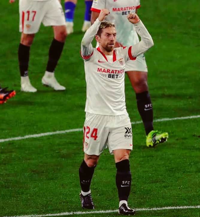 LFPさんのインスタグラム写真 - (LFPInstagram)「💪🏽 @papugomez_official 💪🏽  #Papu #SevillaFC #Goal #LaLiga #LaLigaSantander」2月11日 3時03分 - laliga