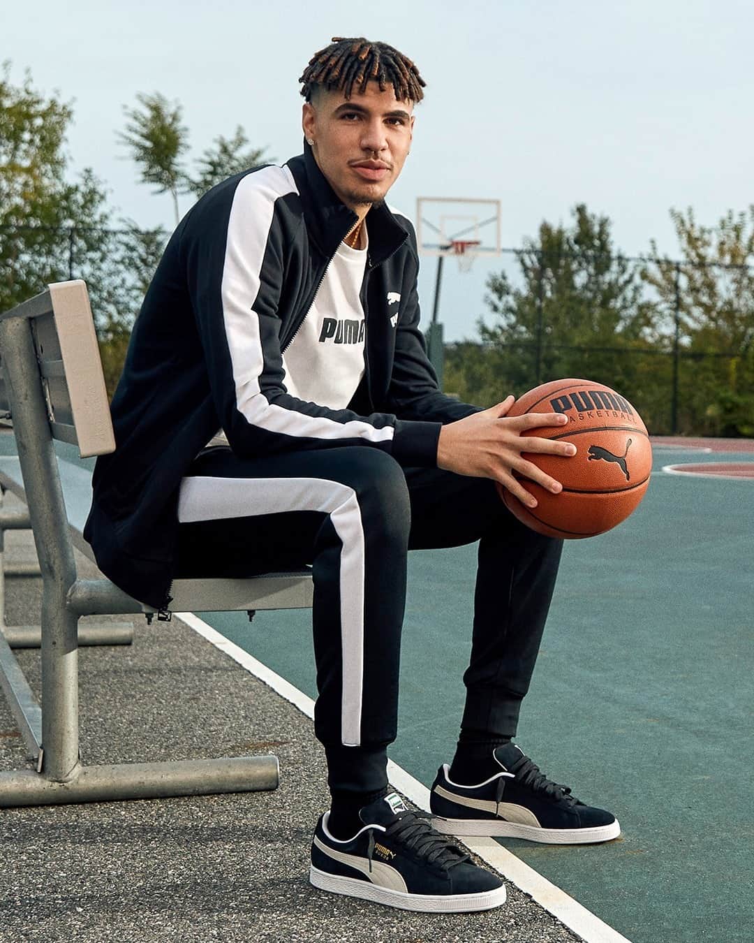 Foot Lockerのインスタグラム：「Changing the game since 1968.  #Puma Suede launches February 19th online & in-store.」