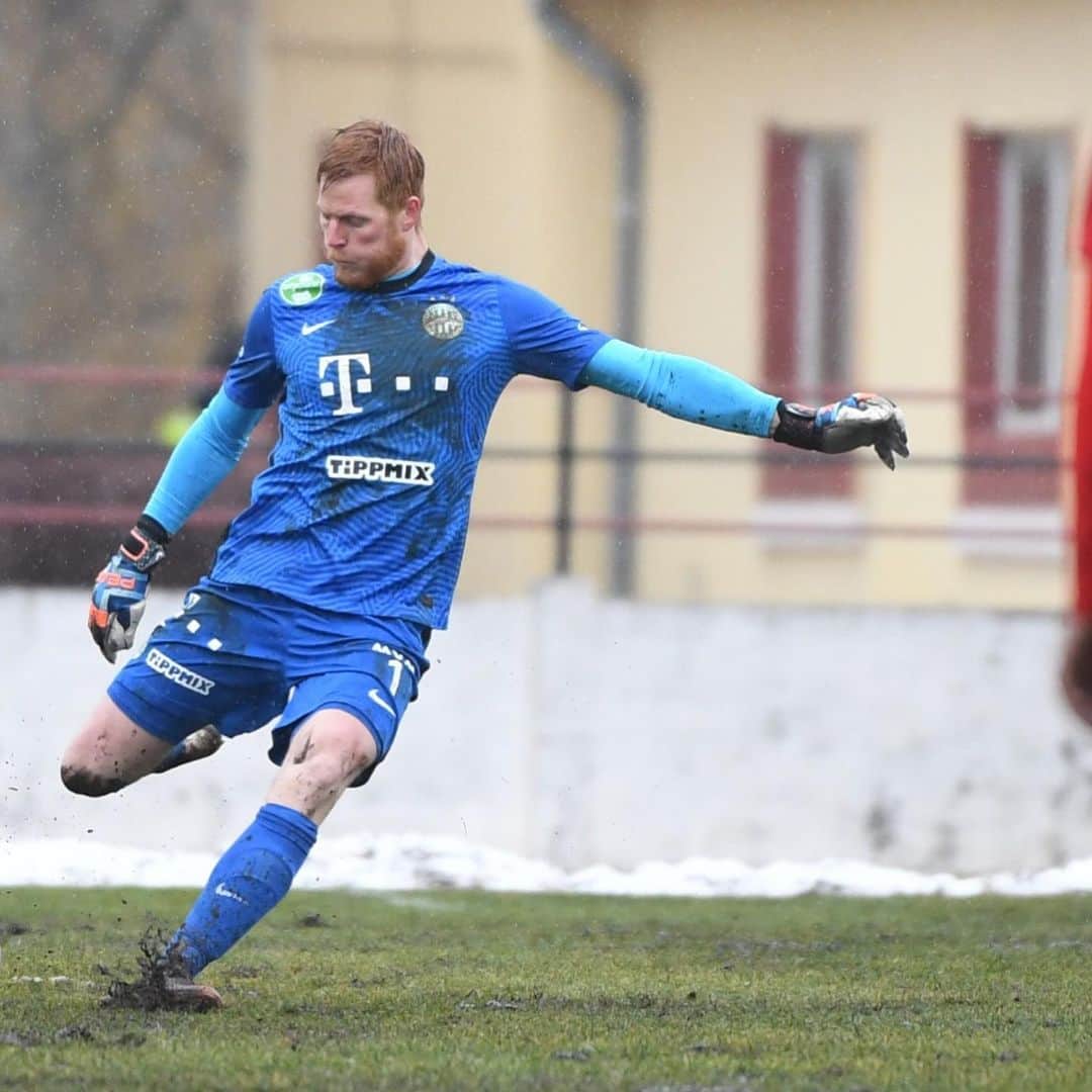 のインスタグラム：「What a day! Great win but ridiculous conditions! Nagy győzelem, de a futballról most inkább ne beszéljünk😀」