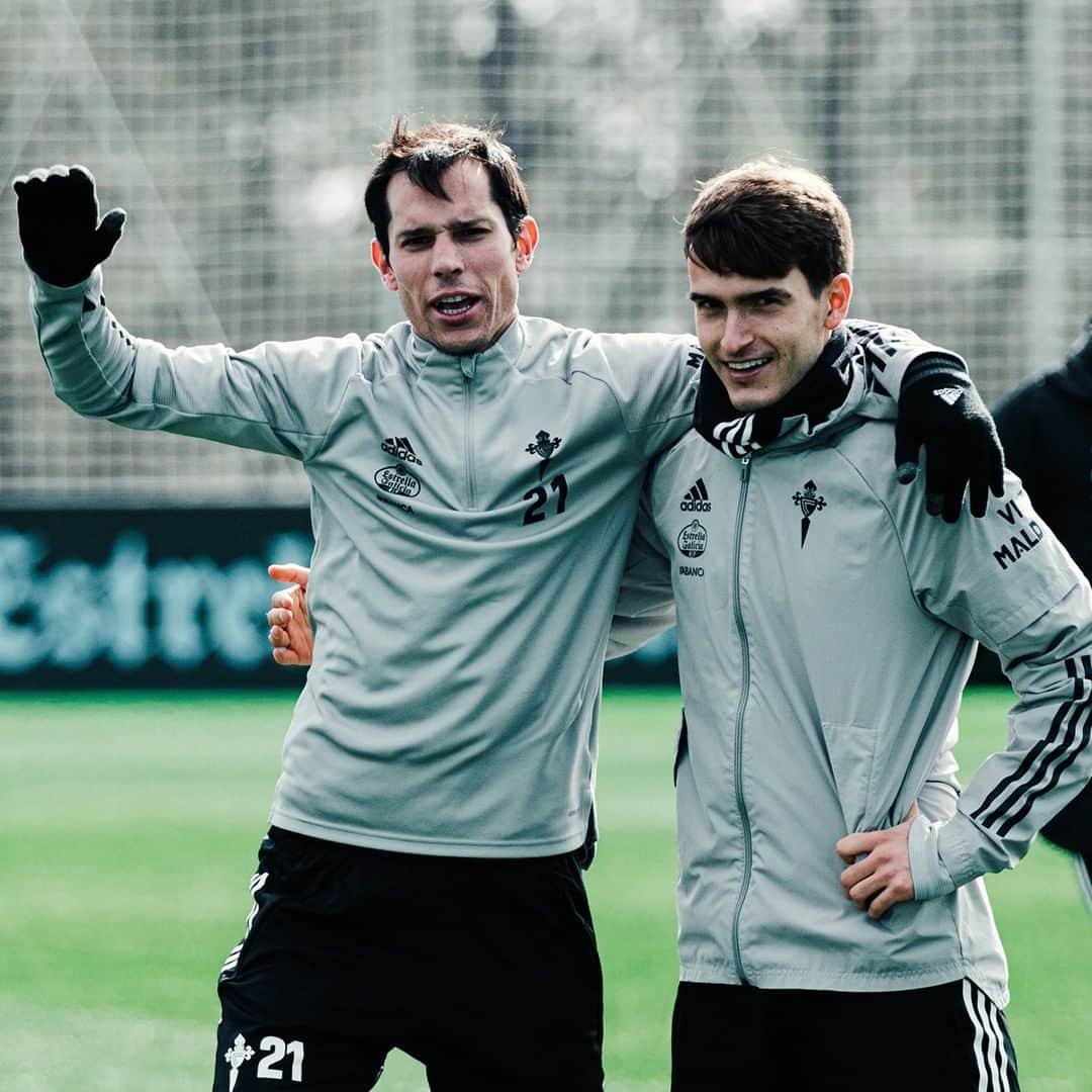 セルタ・デ・ビーゴさんのインスタグラム写真 - (セルタ・デ・ビーゴInstagram)「😊 𝓕𝓻𝓲𝓮𝓷𝓭𝓼   #RCCelta #TrainingTime #CeltaElche」2月11日 3時06分 - rccelta