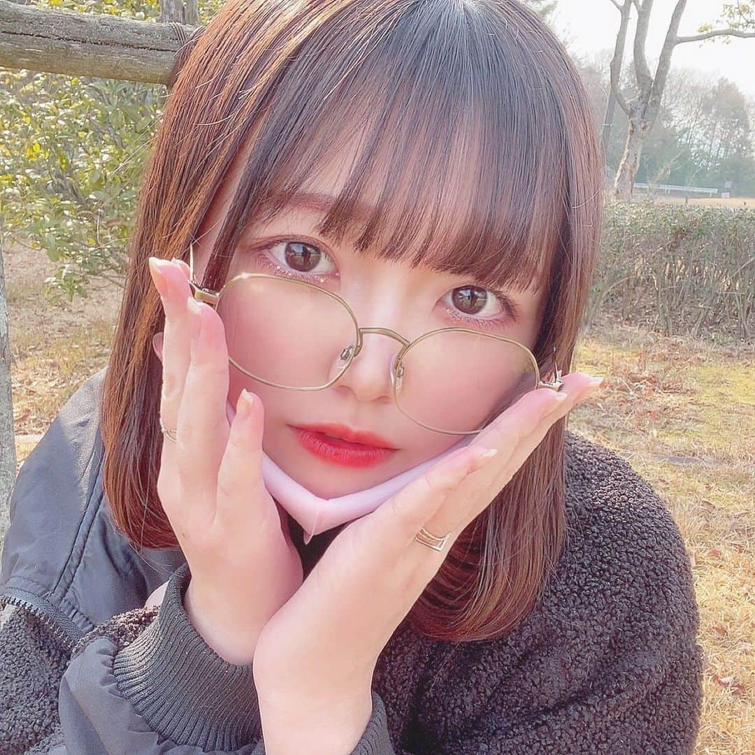 奥本陽菜さんのインスタグラム写真 - (奥本陽菜Instagram)「いい天気すぎて眠たくなりそう💭 ・ ・ ・ ・ ・ ・ #だてめがね #眼鏡女子 #めがね」2月11日 13時10分 - hinanohiroshima