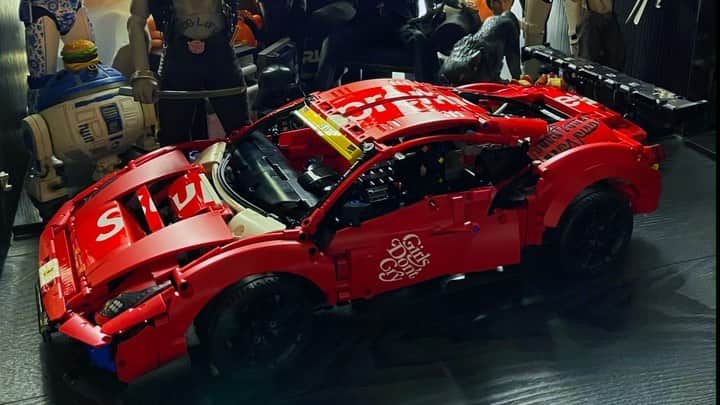 呉建豪のインスタグラム：「The last lego set I built was the bat mobile tumbler, didn’t think I’d miss the 8-10hr process again until @LEGO sent me this badboy #42125Ferrari488GTE thanks again for the quarantine time killer. Was good fun putting my own twist at the end 😗~💨 #thankyoulego #LEGOTECHNIC   Be safe everyone God bless 🙏」
