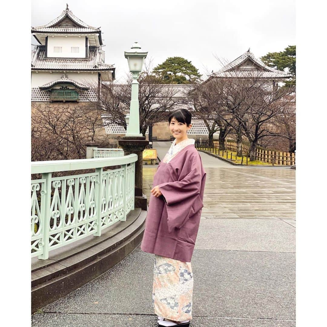 土屋香織さんのインスタグラム写真 - (土屋香織Instagram)「✈︎.金沢🏯石川橋・石川門 振り返り。これは桜の木なのかなぁ？ 春とかとーっても素敵な景色なんだろうなぁ🌸 . 関東は乾いた毎日でお肌もカラカラ。 𝔽𝕌𝕁𝕀𝕄𝕀❁𝔹𝕖𝕒𝕦𝕥𝕪 𝕊𝕦𝕡𝕡𝕝𝕖𝕞𝕖𝕟𝕥 @fujimi_official リピートして引き続き飲んでます。 内側からのケアってほんと大事で 飲むのと飲まないのとでは肌の状態も全然違う( ˘͈ ᵕ ˘͈ ) サプリメントの内容は オーダー前にチェックしたフローチャートで 自分に合った処方になってます。 私のは ༶レスベラトロール ༶アスタキサンチン ༶ビタミンB ༶フィッシュオイル ༶ビタミンACE です♡ . 旅行の時も持ち運びしやすい個包装✧︎*。 リニューアルしてから クリアポーチに入って送られてくるようになったのもうれしいな♬ . . . #PR #FUJIMI #美容 #パーソナラズサプリ #パーソナライズマスク #おこもり美容 #美容好きな人と繋がりたい #美意識高い人と繋がりたい #美意識 #美容好き #金沢城 #石川橋 #石川門 #retrip_kanazawa #retrip_金沢 #タビジョ #genic_pt #かおvoyage #otonatabi_japan #jtbで旅したい #stayway女子旅 #石川旅行 #金沢 #石川 #金沢旅行 #金沢観光  #tokyocameraclub #retrip_nippon #genic_japan #北陸旅行」2月11日 13時25分 - kaorintsuchiya