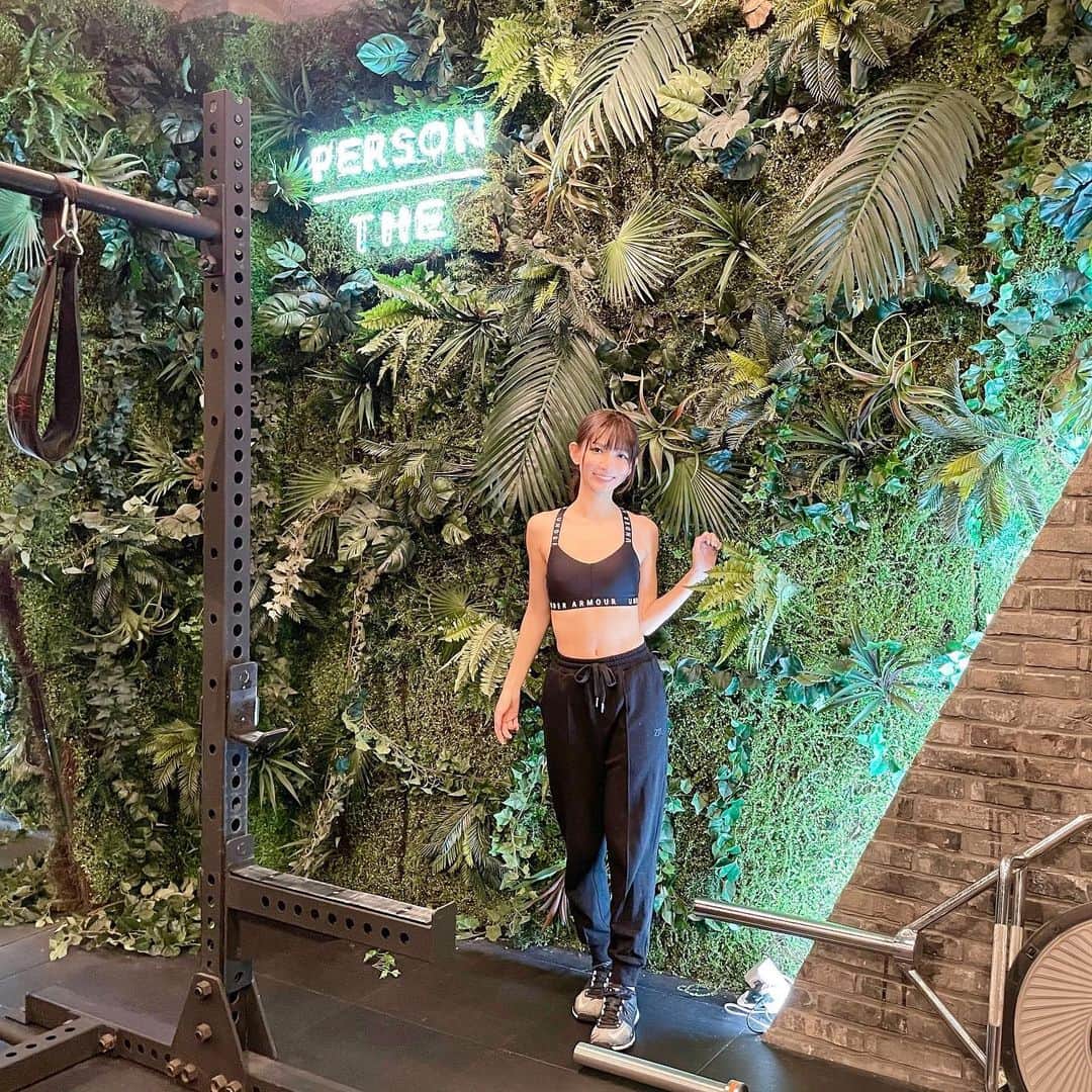 のインスタグラム：「今日は北参道のオシャレなジム @grouppersonal2020 でトレーニングしてきました🏋️‍♀️  下半身と腹筋をトレーニングしたよ✨ まあまあハードに1時間みっちりトレーニングしたのでめっちゃ疲れました😂笑  グループでもできるトレーニングなので友達と一緒にでもオススメです◎  担当してくれたトレーナーの鴇田さんありがとうございました😊  #グループパーソナル北参道千駄ヶ谷店 #grouppersonal #千駄ヶ谷トレーニング #北参道プライベートジム #workout #筋トレ女子 #pr」