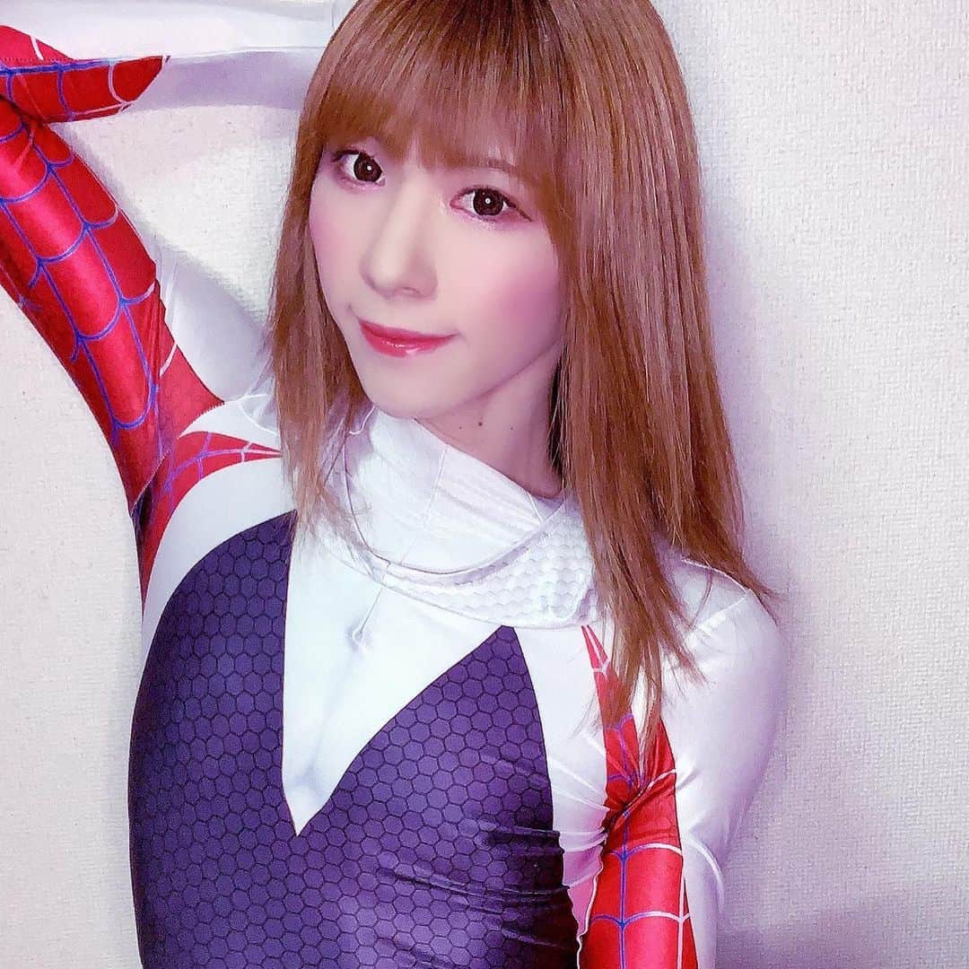 まゆりのインスタグラム：「フィルター遊びでスパイダーグヴェン🕷💕」