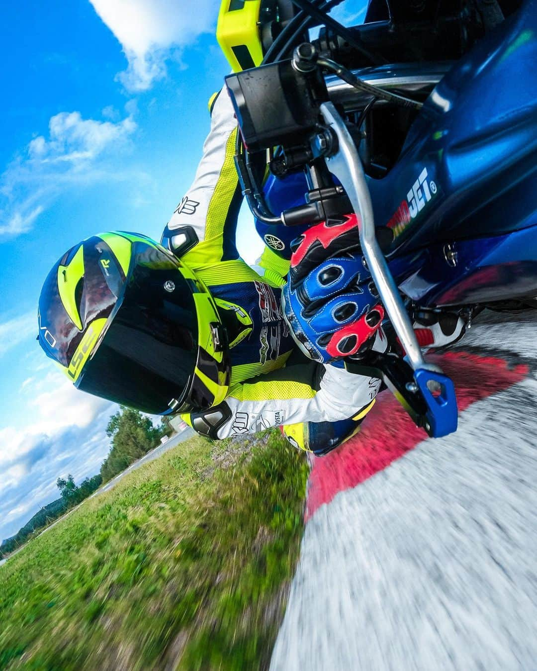 goproさんのインスタグラム写真 - (goproInstagram)「Photo of the Day: Cutting corners with @lucapigacc_motorsport 🏍  @goproit #GoProIT #GoPro #GoProMoto #TrackDay」2月11日 5時42分 - gopro