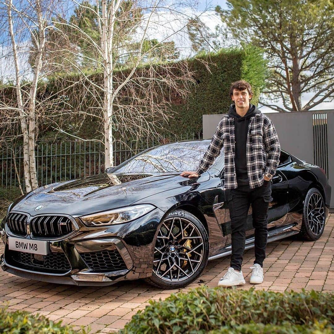 ジョアン・フェリックスさんのインスタグラム写真 - (ジョアン・フェリックスInstagram)「Disfrutando del BMW M8 Competition gracias a @caetano_cuzco 🚙」2月11日 5時46分 - joaofelix79