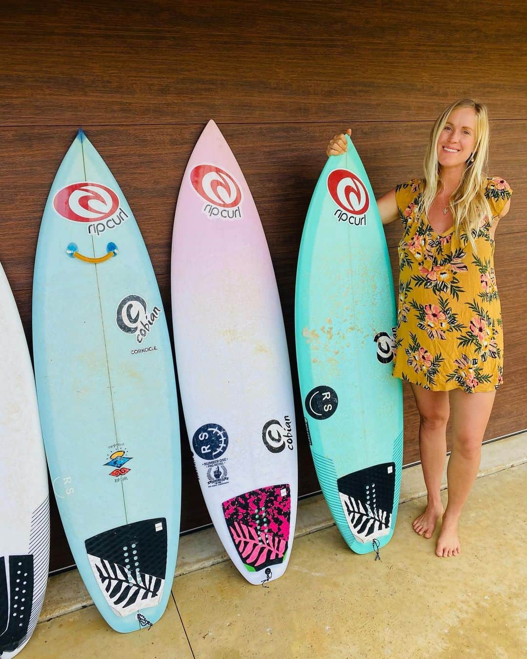 Bethany Hamiltonのインスタグラム：「Super stoked to have joined  the @rssurfco team this year!!! It’s been a year of many transitions and I’m soooo pumped on the boards I’ve been getting shaped by @mgyenes_shapes 🔥🔥🔥 And at this moment in time, I’m literally counting down the days, maybe 6-8weeks or so, till I can get back on my board and surf!!! Excited to keep the momentum going and have fun  in the ocean!  But first... have this baby, enjoy baby and then bring baby to the beach haha 🤰🏼👼🏽☀️🏄🏼‍♀️」