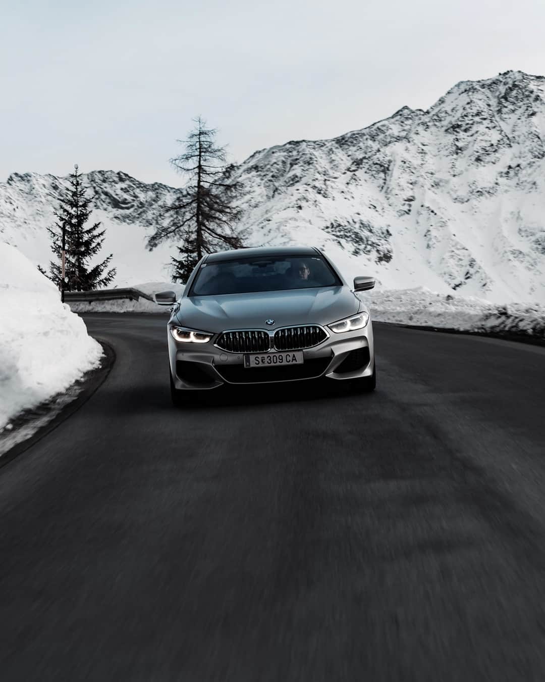 BMWのインスタグラム：「Cruising the mountains in style.  The BMW 8 Series Gran Coupé. #THE8 #BMW #8Series」