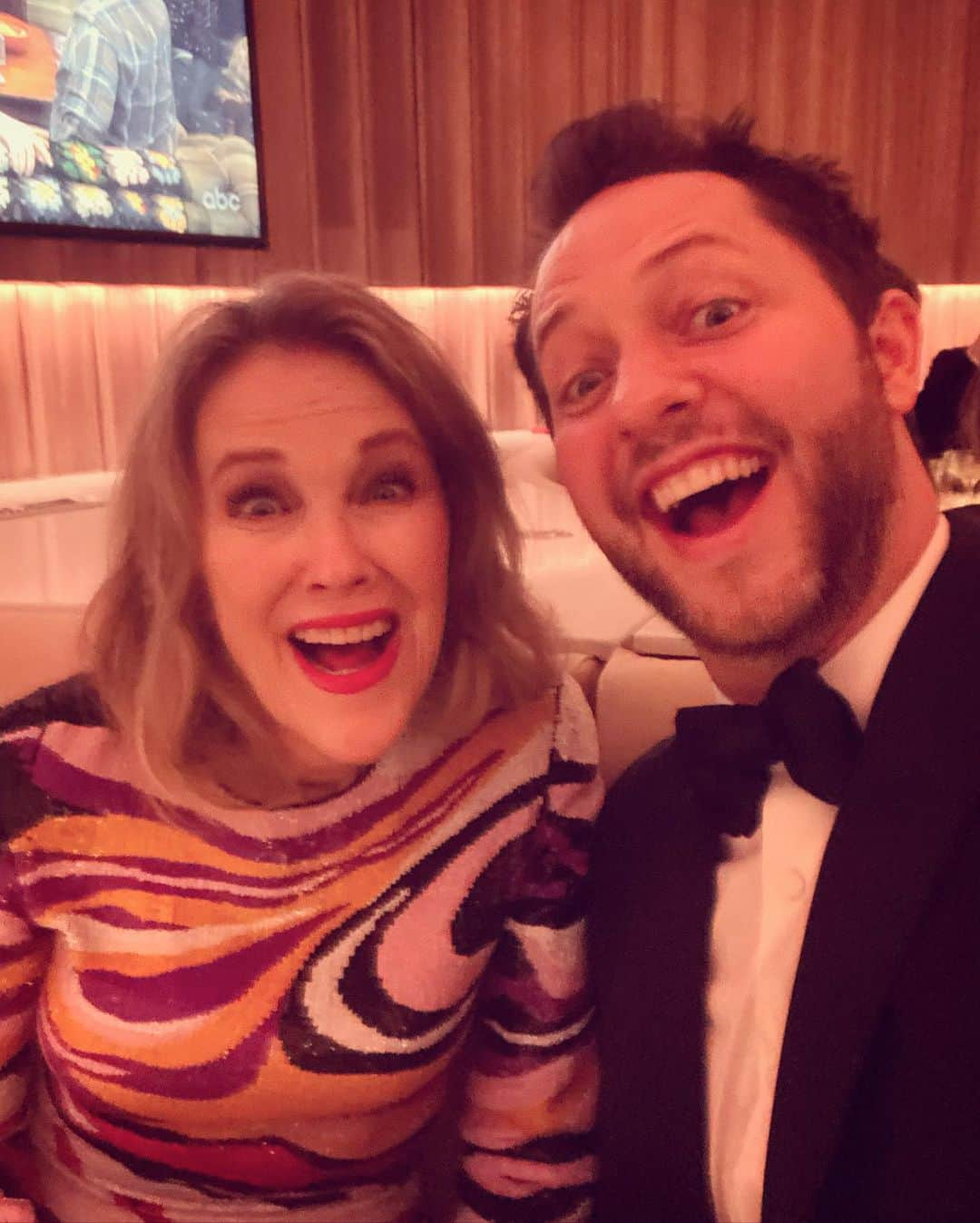 デレク・ブラスバーグさんのインスタグラム写真 - (デレク・ブラスバーグInstagram)「I got you, Bébé. (Took these selfies with LIVING LEGEND Catherine O’Hara exactly one year ago.)」2月11日 5時54分 - derekblasberg