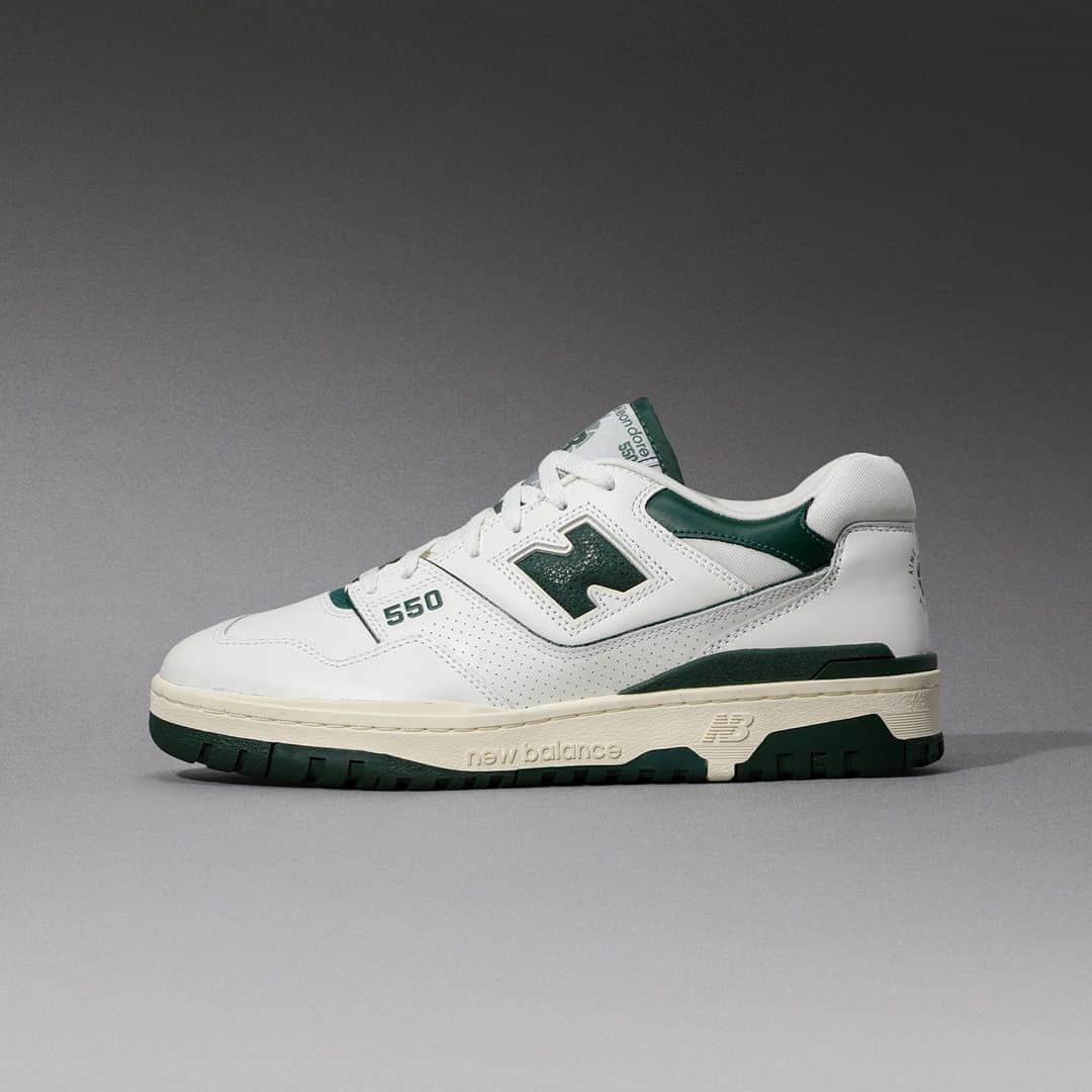 Flight Clubさんのインスタグラム写真 - (Flight ClubInstagram)「Aimé Leon Dore's New Balance P550 taps into aged aesthetics in the collaborative effort. Originally released in 1989, the silhouette's white base features a co-branded moment on the tongue and 'Evergreen' hits to highlight the drop.」2月11日 6時00分 - flightclub