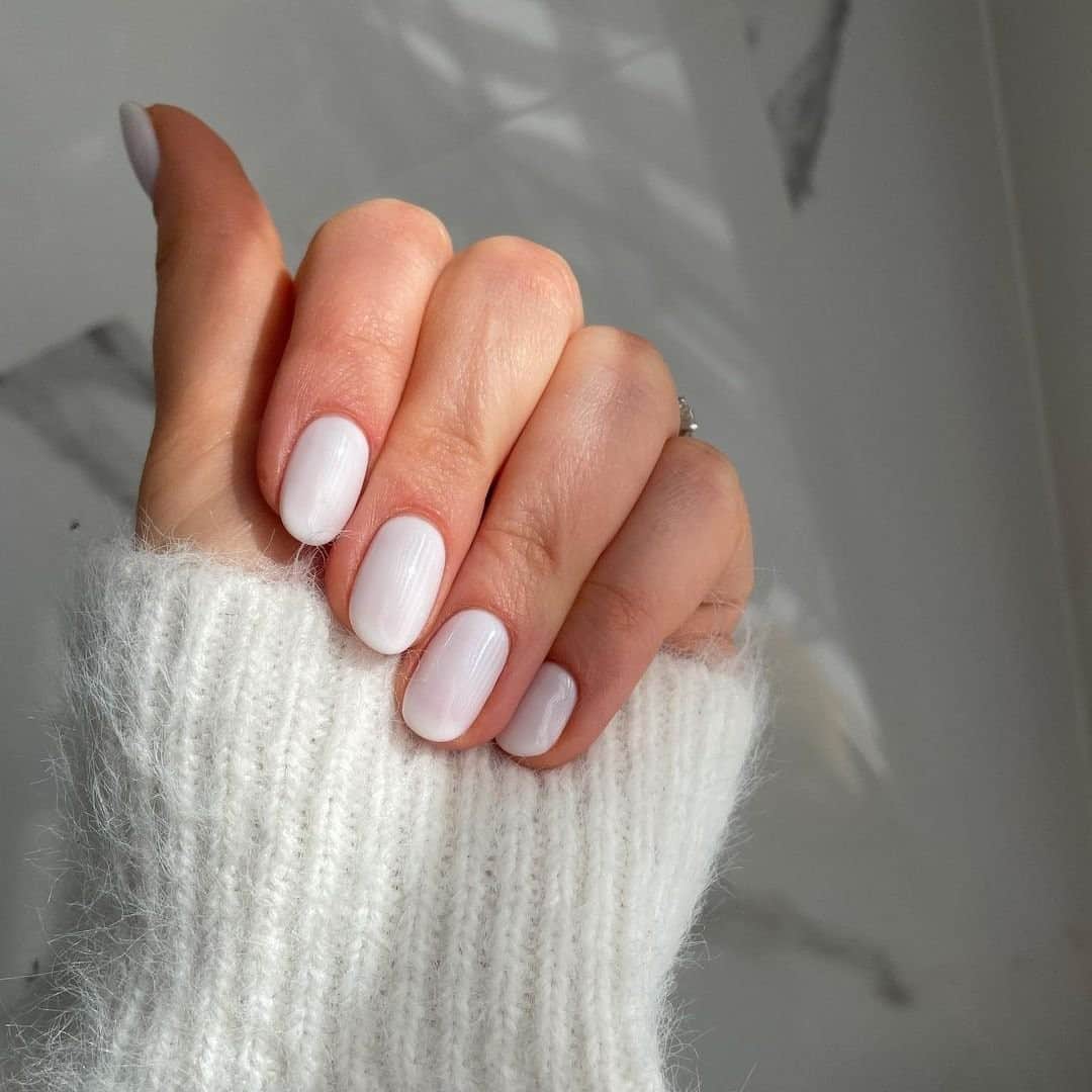 OPIさんのインスタグラム写真 - (OPIInstagram)「#FunnyBunny isn't a regular #WhitePolish, it's an elegant white with a sheer finish. 💅 By: @by_karinely     #OPIObsessed #ColorIsTheAnswer #NOTD #NailSwag #NailsOfInstagram #NailsOnFleek #NailPolish #Nails #OPI #whitenails #nailedit」2月11日 6時01分 - opi