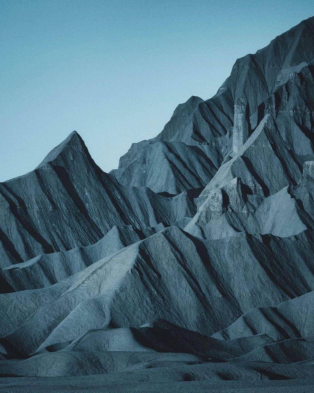 FOLKのインスタグラム：「Fell in love with some favorites. 1.) @jwirtalla 2.) @maryleeburman 3.) @daviscadam 4.) @kristoffervaiklaphoto 5.) @reneeroaming 6.) @martinjrmn」