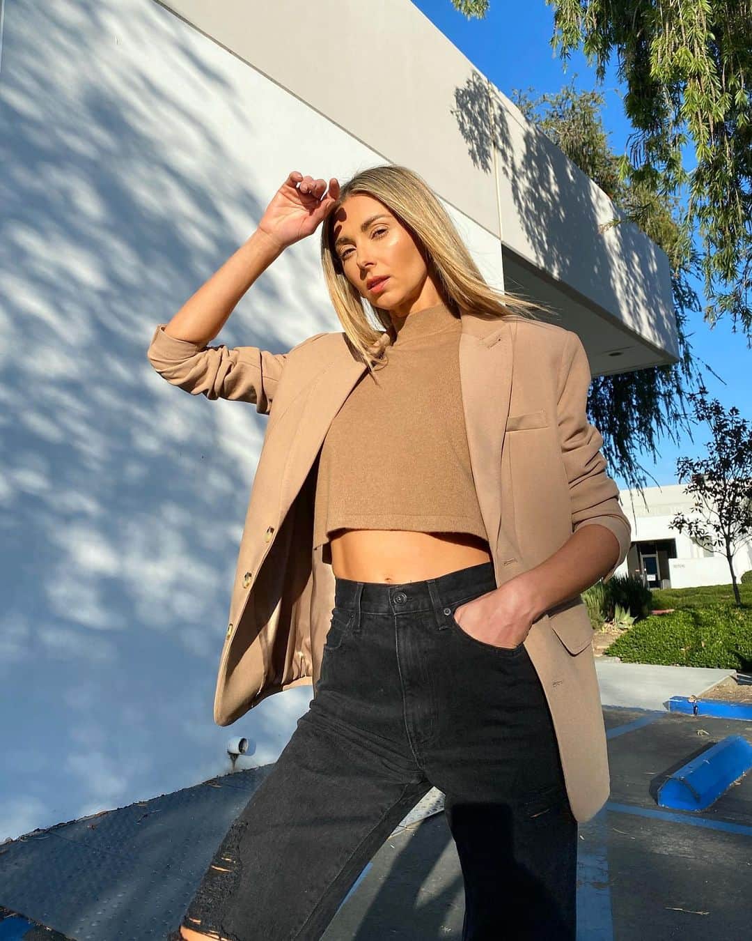 Ludi Delfinoのインスタグラム：「When the light hits ☀️💫」