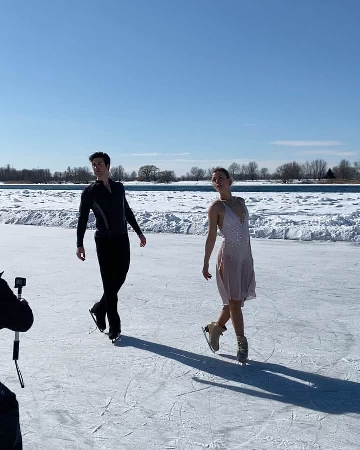 ザカリー・ダナヒューのインスタグラム：「Skated on some frozen water today....it was very cold!!! 🥶🥶 But wow!!! The absolute beauty in the world around us, the sheer magnificence of winter and all it brings! So grateful for this opportunity to do some promo work for @xpressionelite who made our costumes this season. My heart and frozen fingers thank you! Honestly what an amazing experience!!!! #hubbelldonohue #icedance #dance」