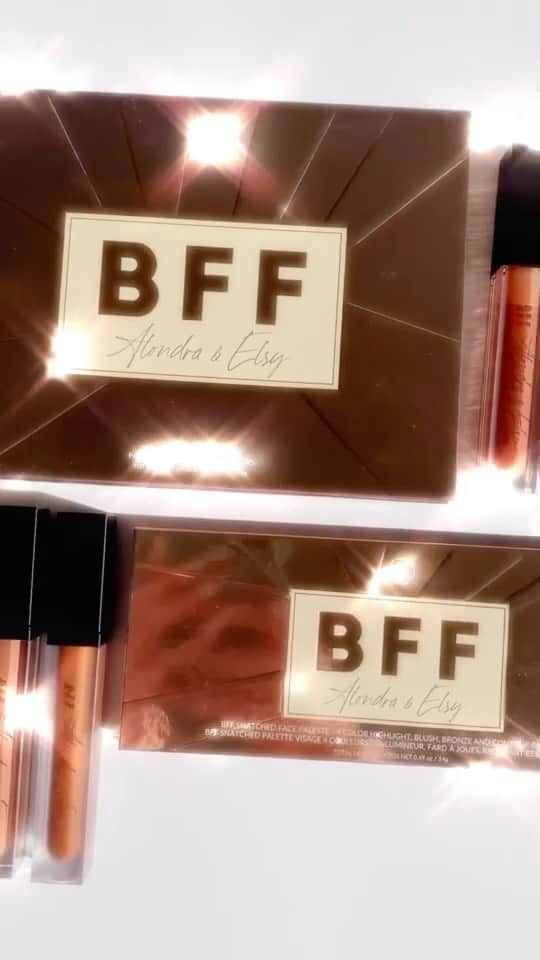 BH Cosmeticsのインスタグラム：「The BFF Alondra & Elsy collection is officially HERE! 🙌🏽 Grab the lip duos on our site before they're GONE 💋  #BHxAlondraElsy #bhcosmetics  📸: @alondradessy + @elsyguevara」