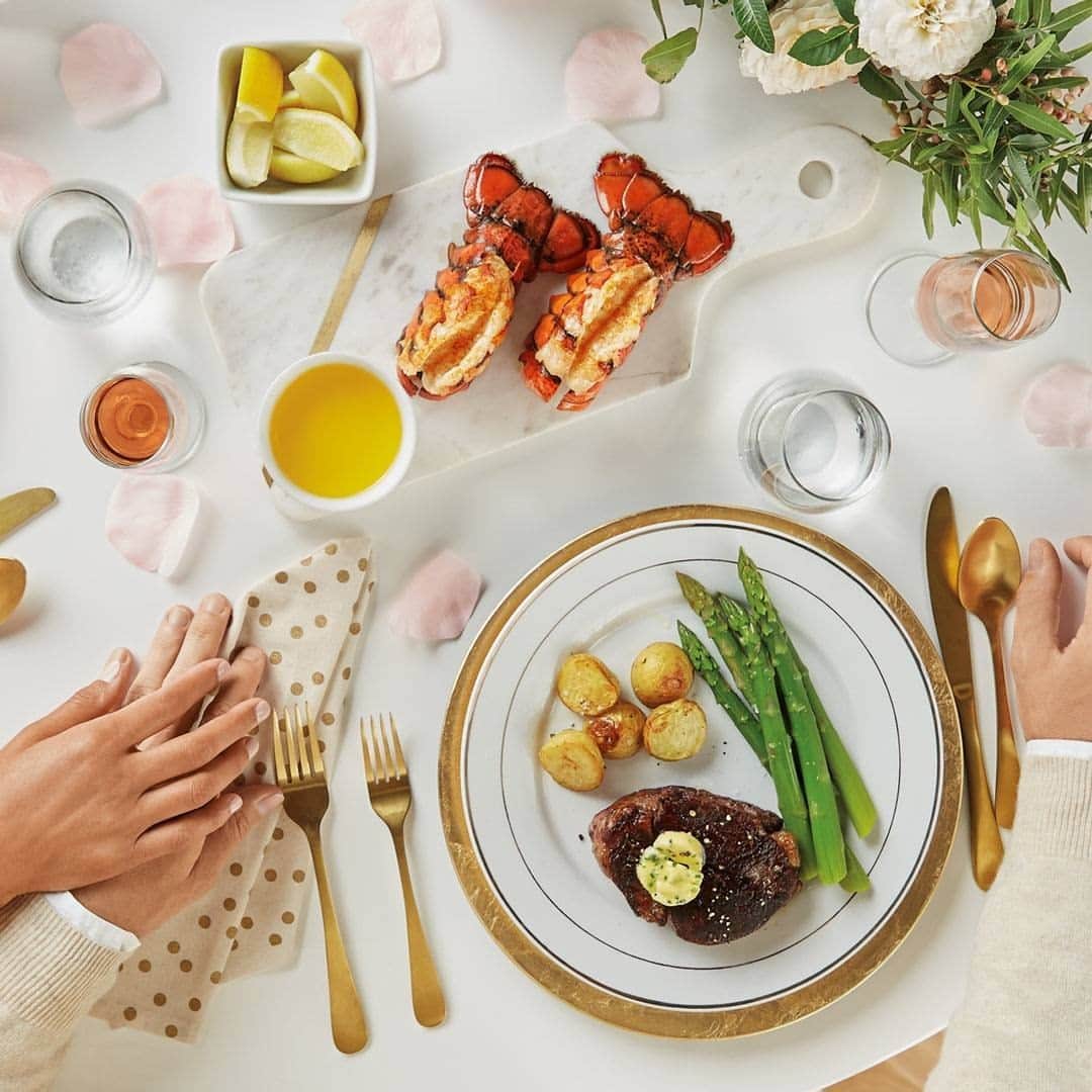 Wal-Mart Stores, Incのインスタグラム：「It's not all about chocolates & teddy bears. Let us help you win Valentine's Day 2021 with a surf & turf spread that'll knock your partner's socks off. We've got everything you need to deliver the romance—just add some good lighting & slow jams. 💘」