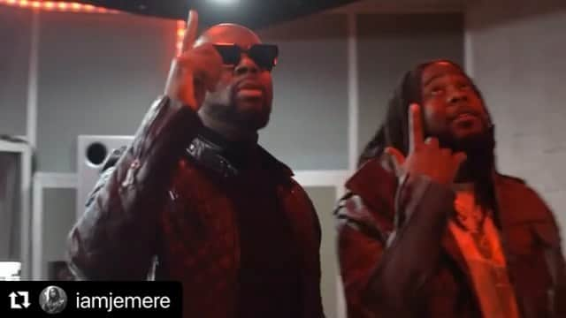 ワイクリフ・ジョンのインスタグラム：「We moving, King! @iamjemere ・・・ #Repost Studio vibes in New York w/ @wyclefjean 🔥🎶 Go Check out our new record together called 👑 “My Kingdom” #LinkInBio #WyclefJean #JemereMorgan 🚨 @dru_castro @headsmusic @maddisays」