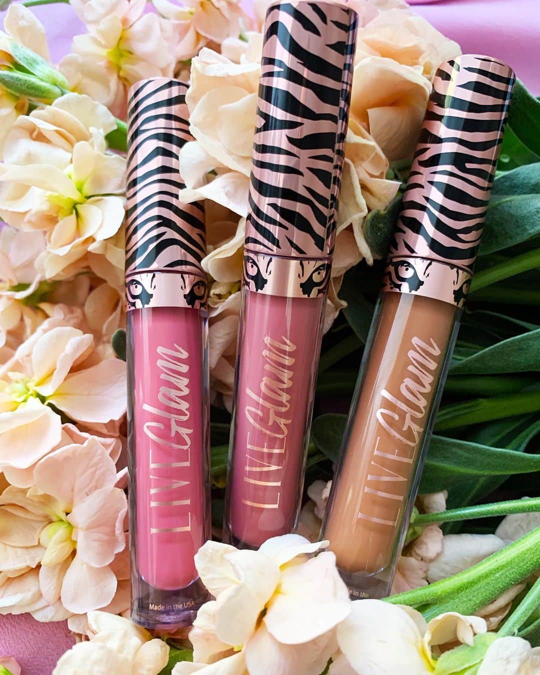LiveGlamのインスタグラム：「Nothing says #ValentinesDay like flowers and lippies 💐💄Fall in love with these 3 roar-mantic shades 🐅 💋✨ #LiveGlamFam」