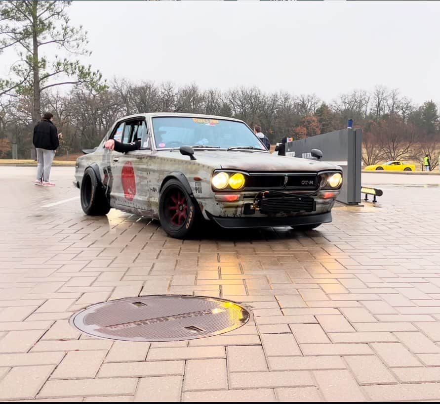 スティーブのインスタグラム：「I never get tired of looking at my Hakosuka. People always ask me what my favorite car is... it’s a hard question to answer but this car is probably at the very top of the list! やっぱりハコスカがカッコいい　どこから見てもかっこいい　カッコいい‼️ #ハコスカ　#hakosuka #nissanskyline #kgc10 #zerofighter #ゼロスカ #スティーブ的視点」