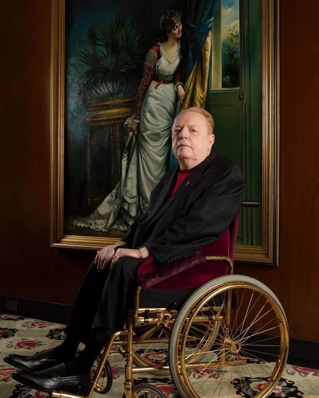 サーシャ・グレイのインスタグラム：「Rest In Peace to Larry Flynt an American icon, his sacrifices undoubtedly protected our freedom of speech and I’ll forever be grateful for that. If you aren’t familiar w his struggles or why he was in this wheelchair, I encourage you to read about the man’s life.  Photo:DAN TUFFS/GETTY」