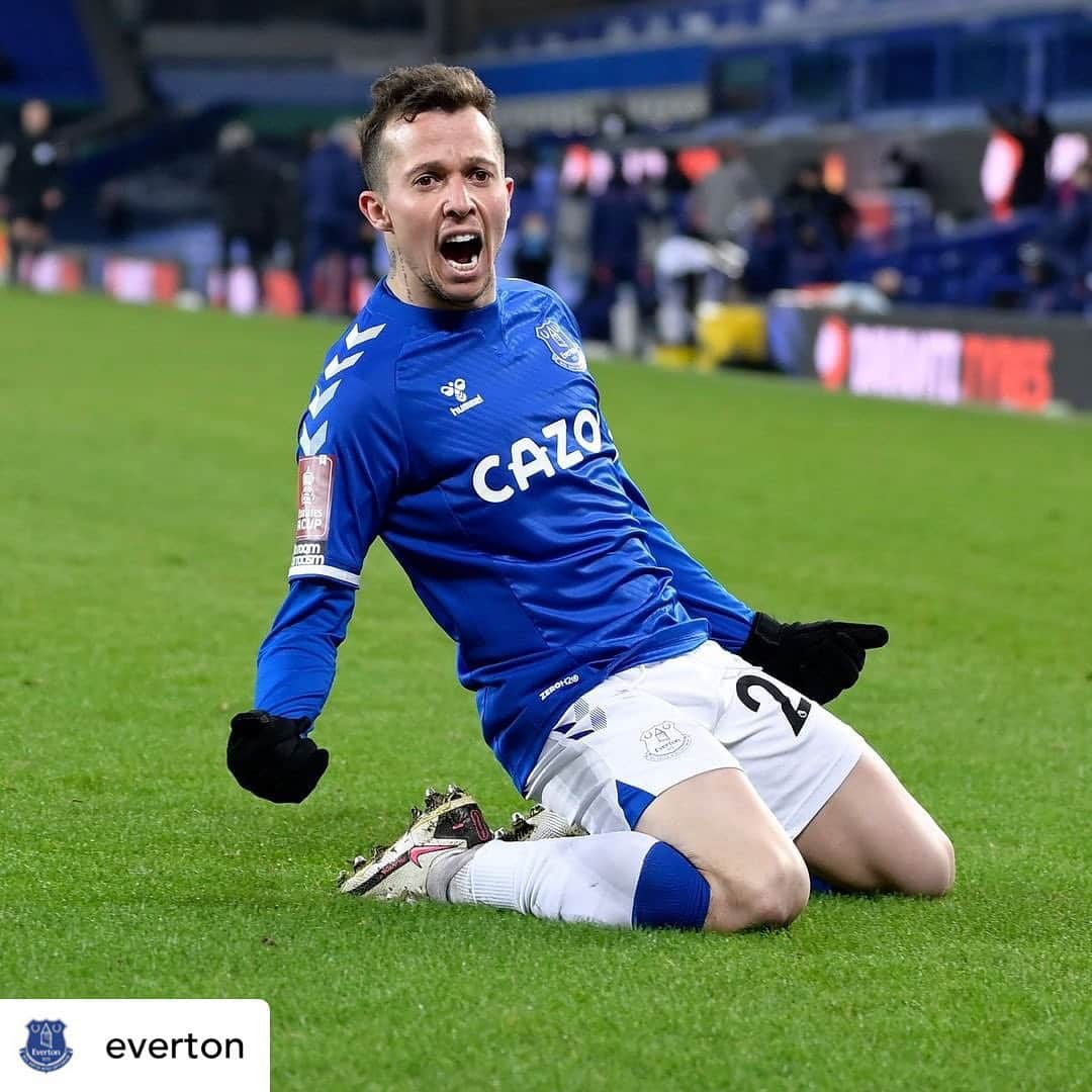 プレミアリーグさんのインスタグラム写真 - (プレミアリーグInstagram)「Everton win a thriller to secure a quarter-final spot⁣ ⁣ #repost • @everton  BERNARD THE MAGICIAN! 💥」2月11日 8時01分 - premierleague