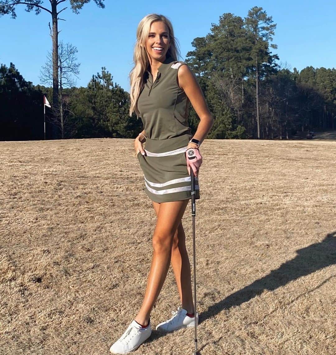 Elise Lobbのインスタグラム：「Late afternoon golf session when the sun is setting is my favorite !!!😍🏌🏼‍♀️love my @swingdish outfit !! Use code ELISELOBB for 15% off entire site !  #golf #SwingDish」