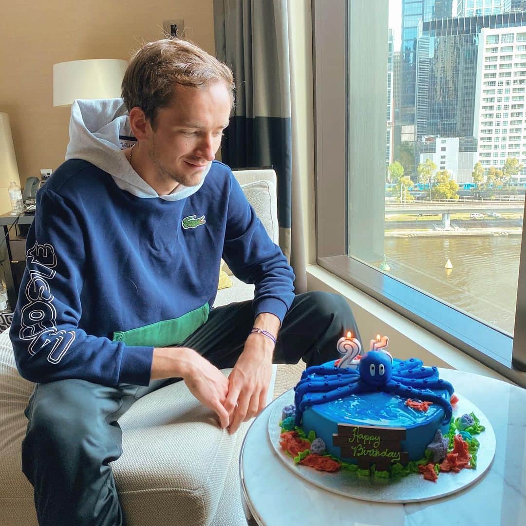 ダニール・メドベージェフのインスタグラム：「25 🚀」