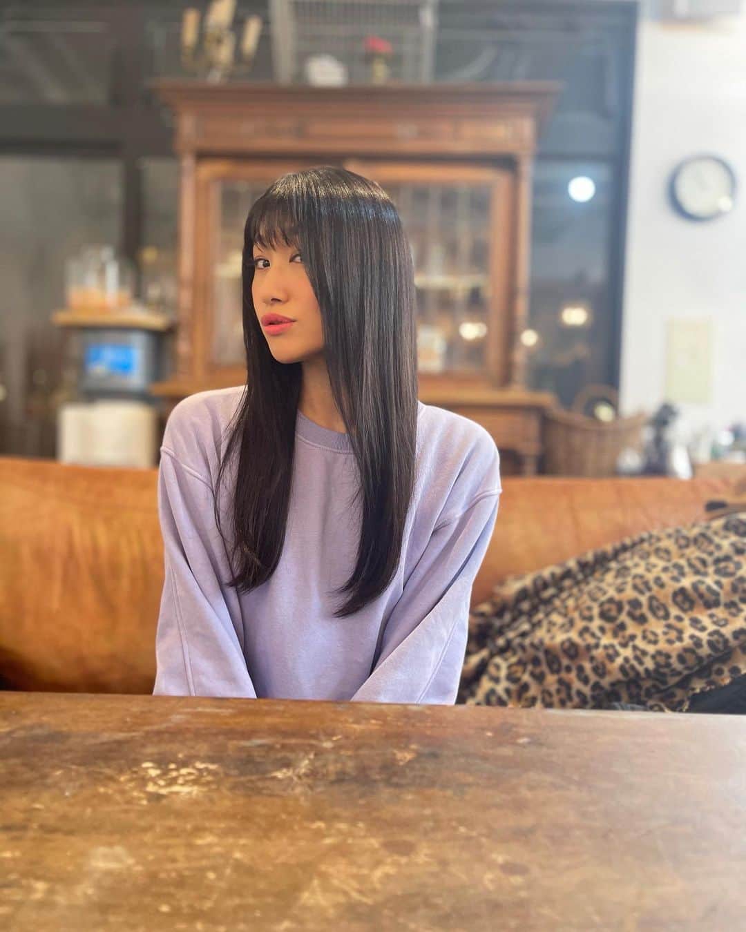 片桐舞子のインスタグラム：「𝑁𝑒𝑤 𝑚𝑒 ꨄ 𝐻𝑎𝑖𝑟 𝑏𝑦 @tomoya.makeup   #髪色変えました #4月末まで暗めカラー」