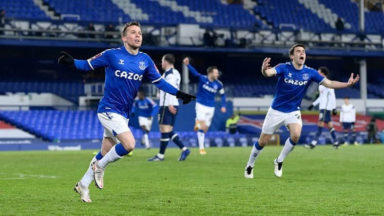 カルロ・アンチェロッティさんのインスタグラム写真 - (カルロ・アンチェロッティInstagram)「Incredible... Very pleased.   #coyb #emiratesfacup」2月11日 8時38分 - mrancelotti