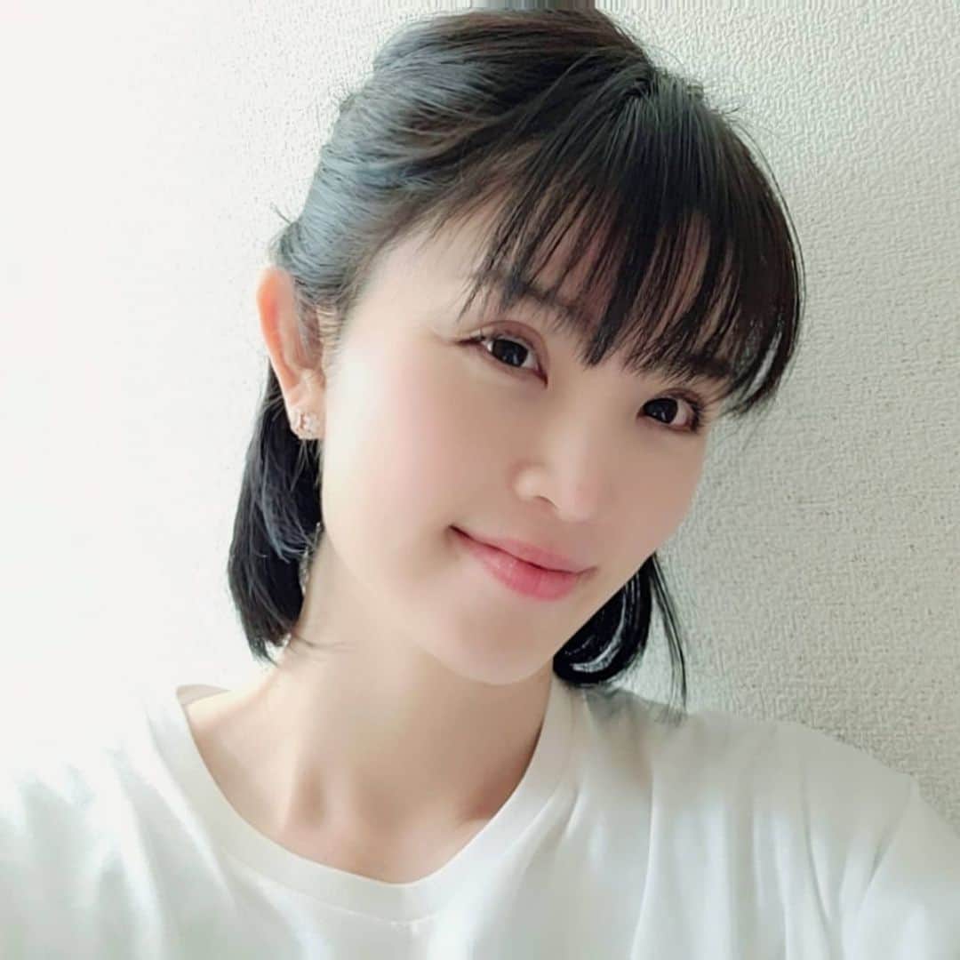 三宅裕子のインスタグラム：「最近 #カジュアル が多い♡ 早く春服着たいな🐰   #tokyolife  #tokyomodel  #japanes#tokyolife  #tokyomodel  #japanesemodel #japanesefashion  #うさぎのいる生活  #うさぎ好きさんと繋がりたい  #ボブヘア #ボブアレンジ #モデル #小学生ママ」