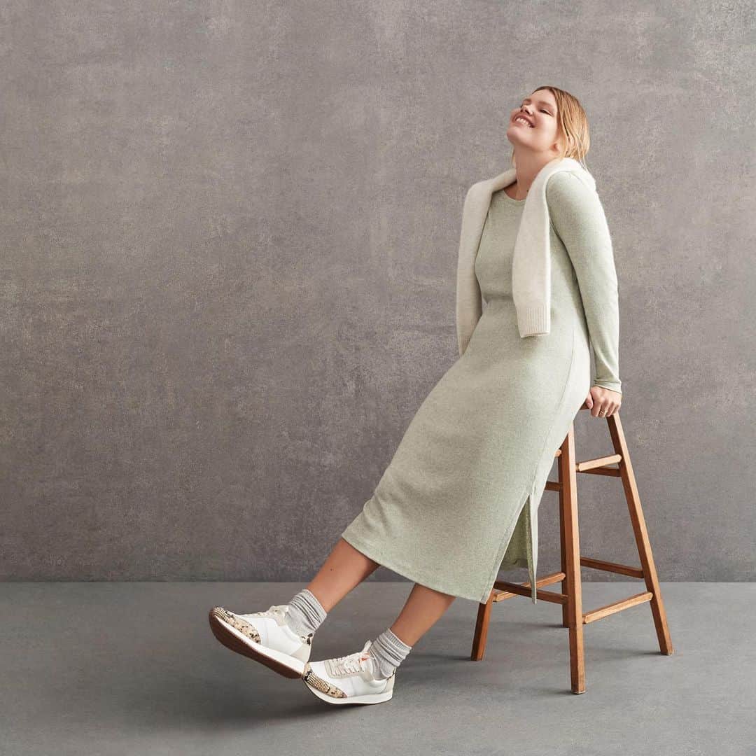 Banana Republic のインスタグラム：「Kick back in one of our effortless sweater dresses, made from a soft, stretchy fabric. Link in bio to shop our sweater dresses.」