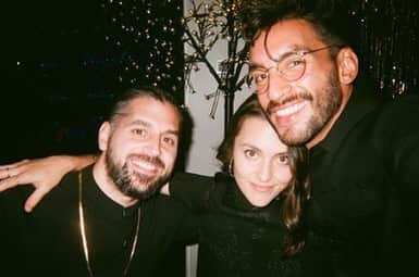 キャサリン・マコーミックのインスタグラム：「Flashback with these two who know my soul and are tied to my heart. 🫂」