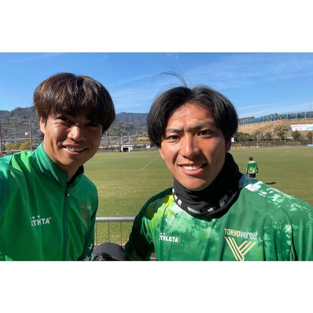 小池純輝のインスタグラム：「. 9人目はヒサヤ✨ 新加入選手⚽️ 多摩陸で練習の時はユアンの車に乗せてもらってるので何かあると「もう多摩陸行けないっすよ」ってユアンに脅されてるらしい。笑 ユアンに負けるな！笑 . #佐藤久弥 #jleague #jリーグ #東京ヴェルディ #verdy #soccer #football⚽ #football #footballplayer #サッカー #フットボール #サッカー好きな人と繋がりたい #小池純輝 #19 #⚽️ #東京 #tokyo #athleta #足球」