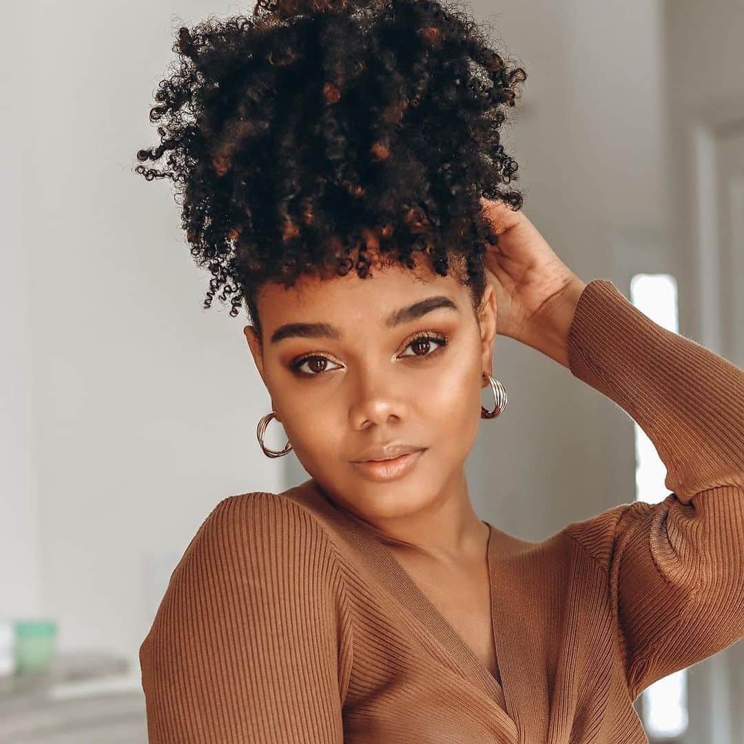 ULTA Beautyのインスタグラム：「Self-love + healthy hair = a match we are totally on board with. @imadamejay and her stunning look she got with a few @briogeo products are proof that a little self-care goes a long way.  Beauty your way 🙌 Share your pics with us by using #ultabeauty! #Regram 📸: @imadamejay  Products featured: Briogeo Curl Charisma Rice Amino + Avocado Hydrating Shampoo Briogeo Rice Amino + Shea Curl Defining Conditioner Briogeo Curl Charisma Rice Amino + Avocado Leave-In Defining Creme Briogeo Be Gentle Be Kind Avocado + Kiwi Mega Moisture Superfood Mask」