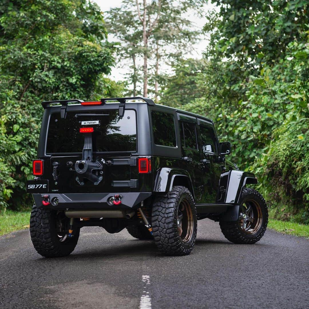 WORKさんのインスタグラム写真 - (WORKInstagram)「JEEP Wrangler on WORK Meister S1R 20inch #artofwheel  Special thanks to @globaltyresborneo and to our Malaysian distributor @awc_authenticwheels」2月11日 9時49分 - workwheelsjapan