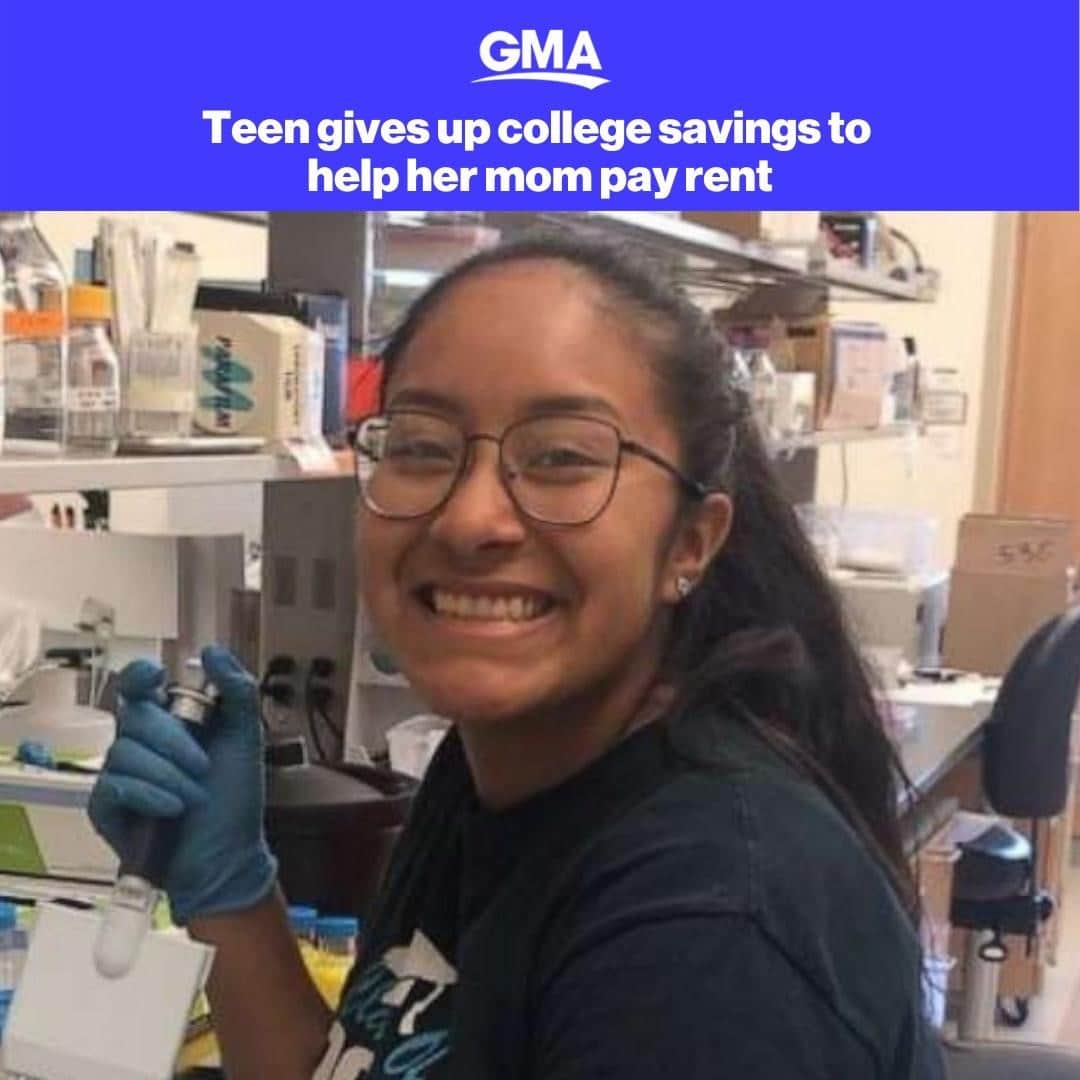 Good Morning Americaさんのインスタグラム写真 - (Good Morning AmericaInstagram)「An 18-year-old who was saving her own money to cover college expenses is giving up the funds to help her mother pay back rent. Now the country has rallied behind her to raise more than $130k for her schooling. Link in bio for her story.」2月11日 10時01分 - goodmorningamerica