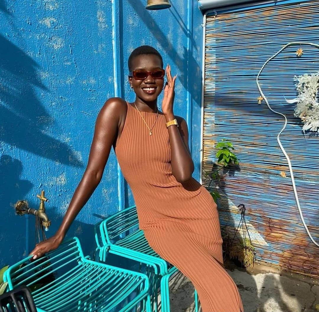 ベック&ブリッジのインスタグラム：「Suns out with @nmmwl in our deja vu midi. Find this staple knit dress online + in stores #becandbridge」
