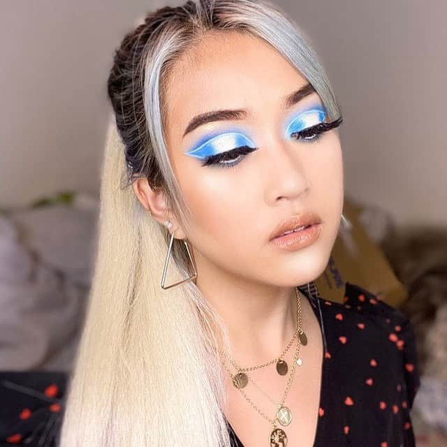 セフォラさんのインスタグラム写真 - (セフォラInstagram)「In love with these neon eye looks from Beauty Insider Community member @layzaanne! Which look is your favorite? Comment 💙,💛, or 💚below to vote! 👇🏽 Now, do you want to be featured on sephora.com? It’s so easy you can start today! Be sure you’re posting a still photo on your Instagram feed, use the hashtag #Sephora, and mention @sephora in your caption.」2月11日 10時28分 - sephora