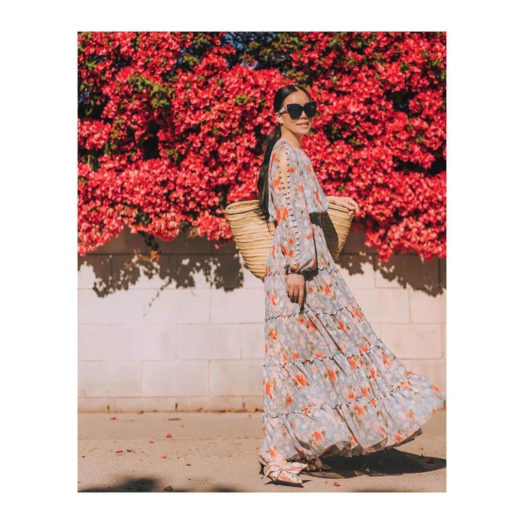 ティーバッグスのインスタグラム：「Flora muse ✨ The lovely @halliedaily in our Anya dress. Tap through today’s story for our favorite #MISAmuse looks of the week. #MISAworld」