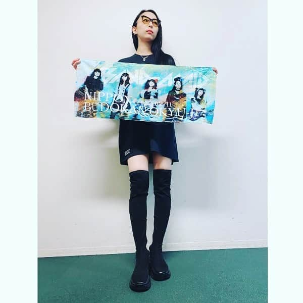 BAND-MAIDさんのインスタグラム写真 - (BAND-MAIDInstagram)「Towels  These items will be released on Feb. 11, p.m. 2:00 JST  https://bandmaid.store/  BAND-MAID ONLINE OKYU-JI (Feb. 11, 2021)  http://bandmaid.tokyo/contents/398790  #bandmaid #newmerch #SAIKI」2月11日 10時35分 - bandmaid.jp