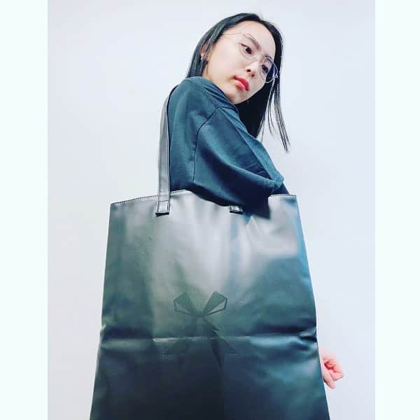 BAND-MAIDさんのインスタグラム写真 - (BAND-MAIDInstagram)「ACCESSORIES  These items will be released on Feb. 11, p.m. 2:00 JST  https://bandmaid.store/  BAND-MAID ONLINE OKYU-JI (Feb. 11, 2021)  http://bandmaid.tokyo/contents/398790  #bandmaid #newmerch #SAIKI」2月11日 10時55分 - bandmaid.jp